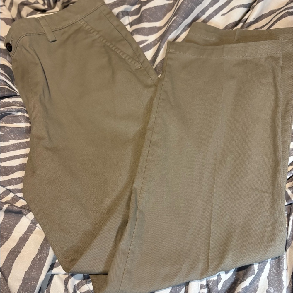 Men's Dockers Relaxed Fit khakis